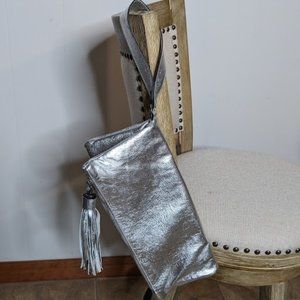 Alessandro Mari Silver Genuine Leather Clutch Bag. Medium size.